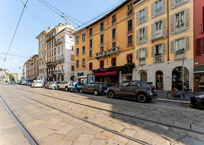 Apartamento Breraprivata, Con Giardino E Jacuzzi Ad Uso Esclusivo -