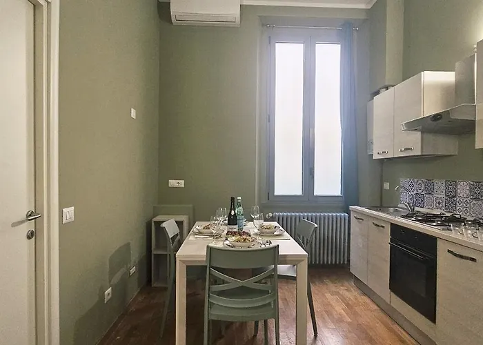 Carlo Farini 72 Superior - Private Parking - Centro