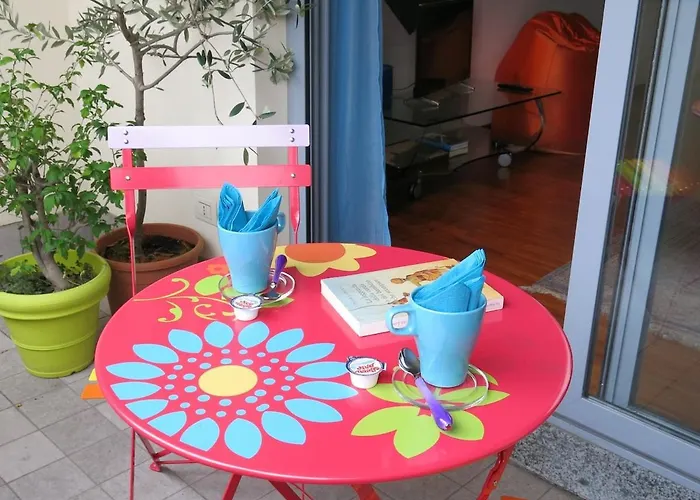 Appartement Bright And Lovely Private In Milaan