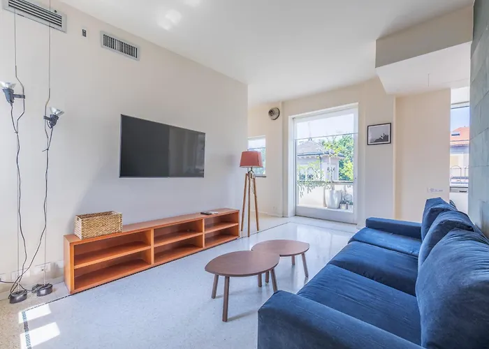 Penthouse With Terraces, Jacuzzi & Garage 公寓