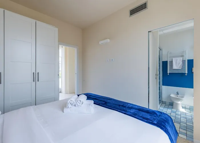 Penthouse With Terraces, Jacuzzi & Garage *