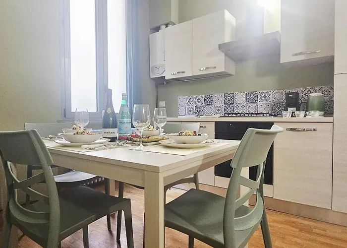 Carlo Farini 72 Superior - Private Parking - Centro *