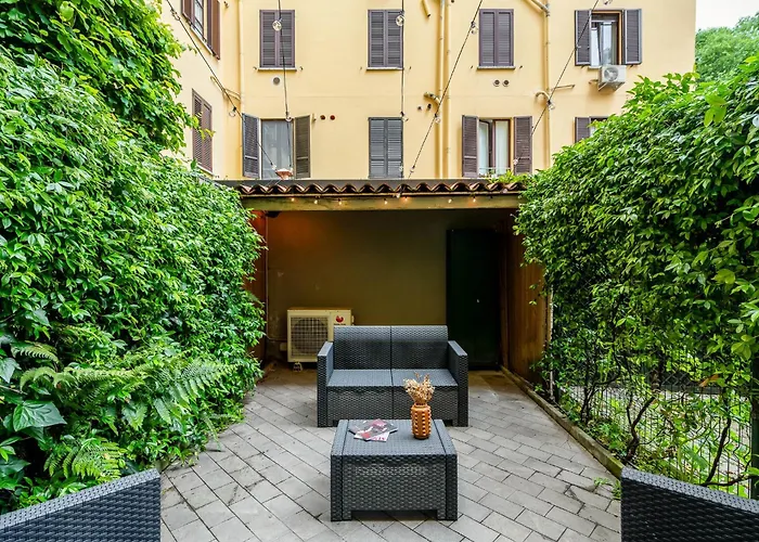 شقة Exclusive Loft With Private Garden In Center At Navigli - 10min To Duomo *