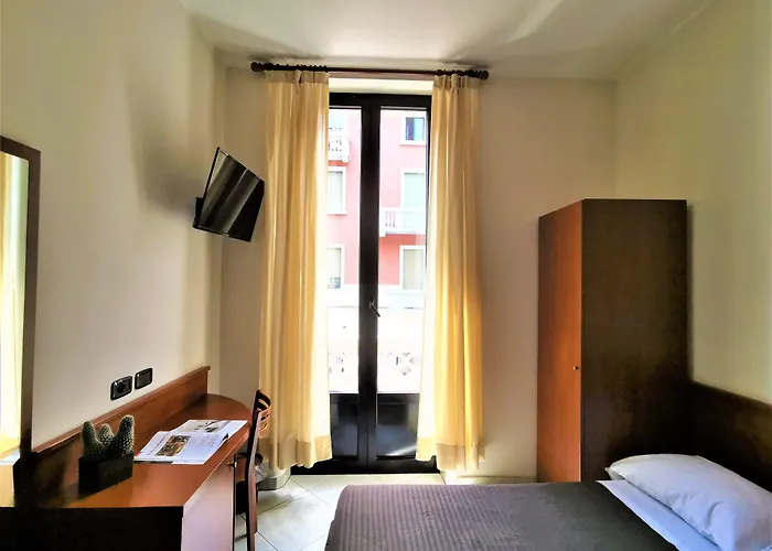 ホテル ヴェニーニ ミラノ