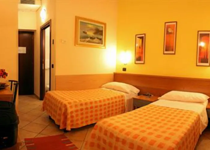 萨拉酒店 2* 米兰