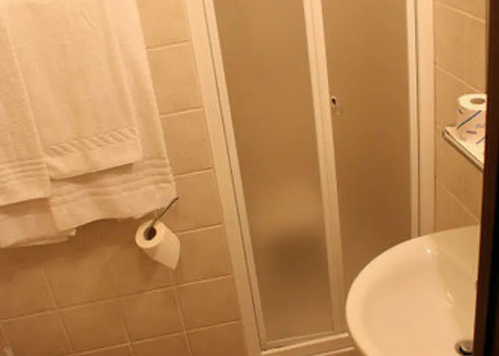 Sara Hotel 2*