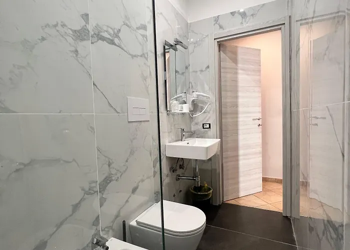 Hotel Sara 2*