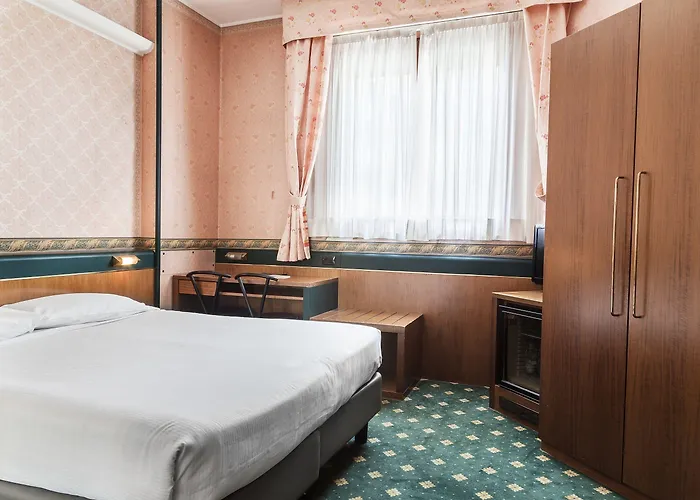 Des Etrangers Μιλάνο