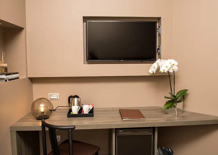 Mentana, By R Collection 4*