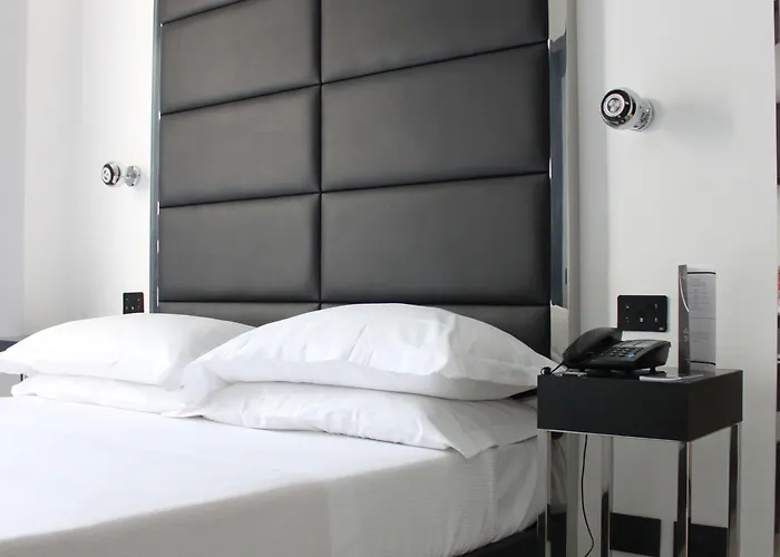 Lhp Napoleon Hotel 4*