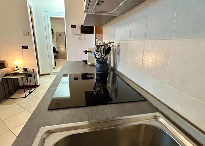 Kibilu - Via Dei Carafa Dergano Yellow Line מילאנו