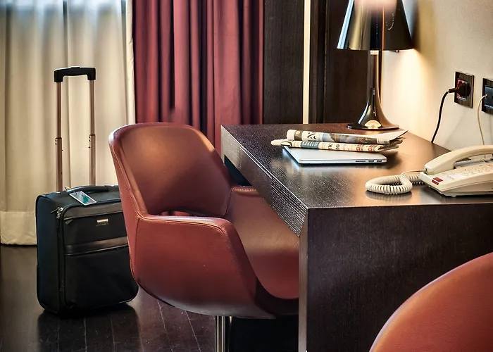 Crowne Plaza By Ihg Hotel