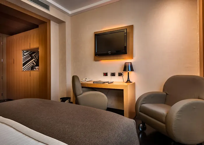 Crowne Plaza By Ihg 4*