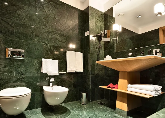 Hotel Crowne Plaza By Ihg 4*