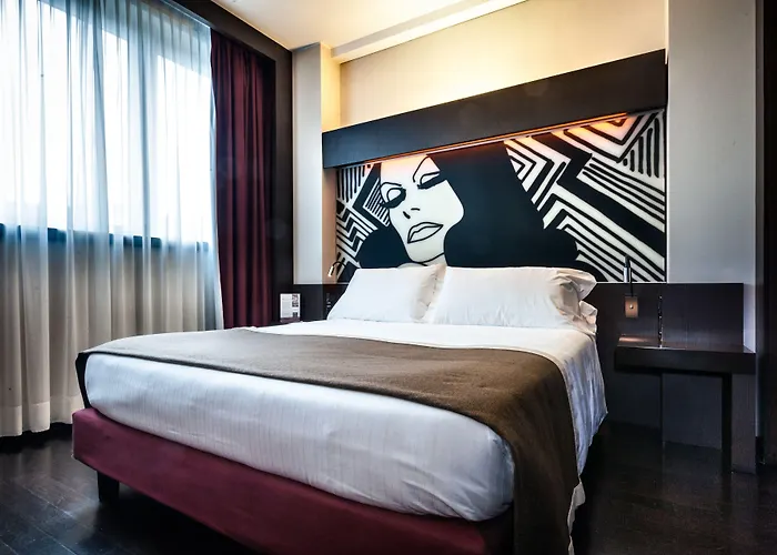 Crowne Plaza By Ihg 4*