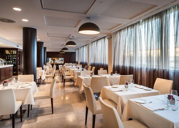 كراون بلازا ميلانو سيتي 4*