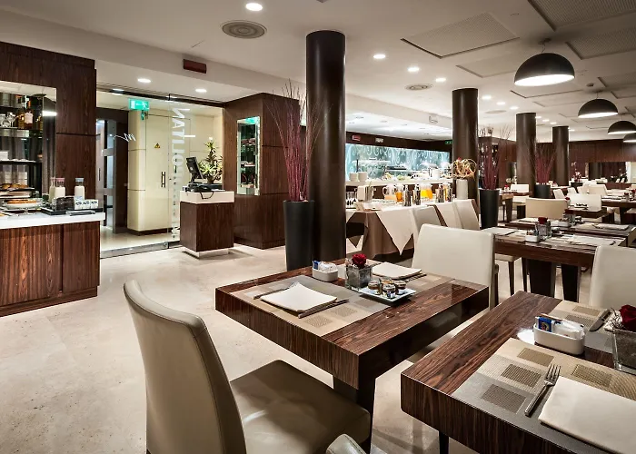 فندق كراون بلازا ميلانو سيتي 4*