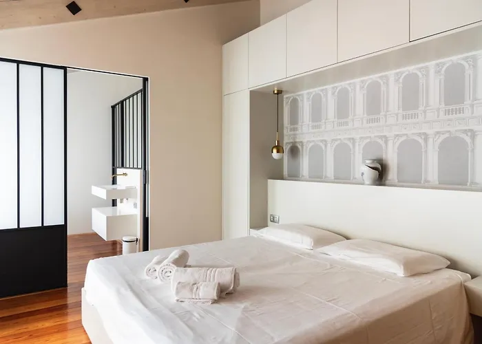 Youhosty - Luxury Town House *