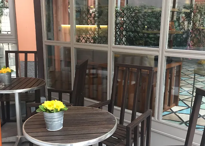 伦巴蒂雅酒店 4*