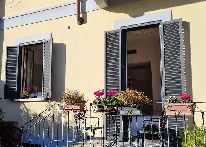 Charly Hotell Milano