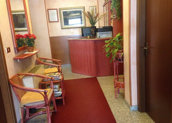 拉卡拉维拉酒店 2*