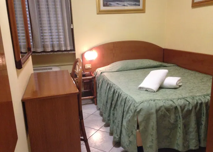 拉卡拉维拉酒店 米兰