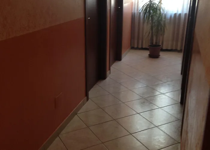 拉卡拉维拉酒店 2*