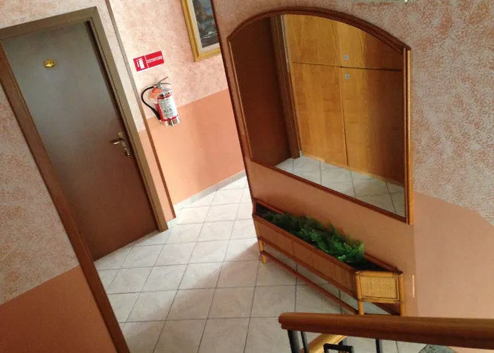 拉卡拉维拉酒店 2*