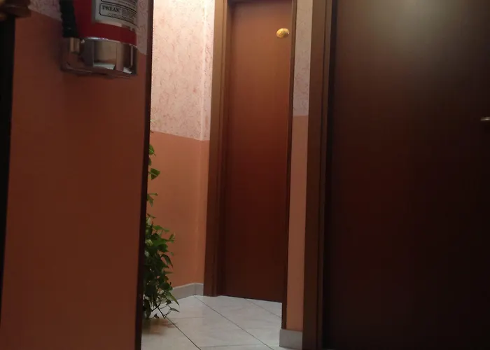 拉卡拉维拉酒店 2*