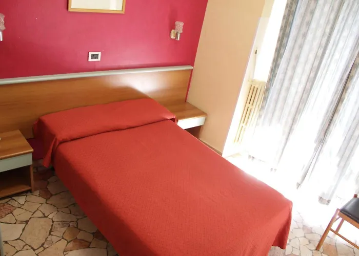 Del Sud Hotel *