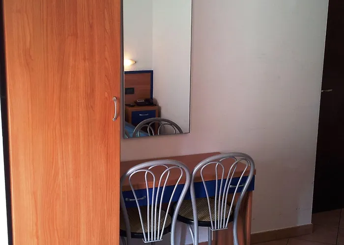 Iride Stazione Lambrate Citta Studi 호텔 2*