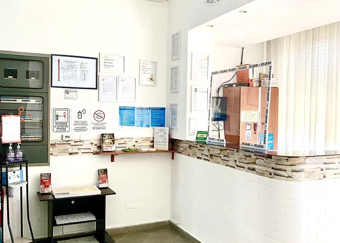 阿丽桑德酒店 2*