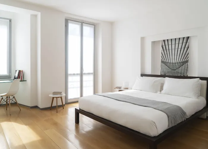 Apartament Brera In San Fermo Mediolan