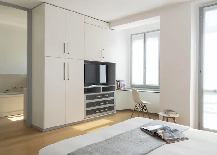 Apartament Brera In San Fermo Mediolan