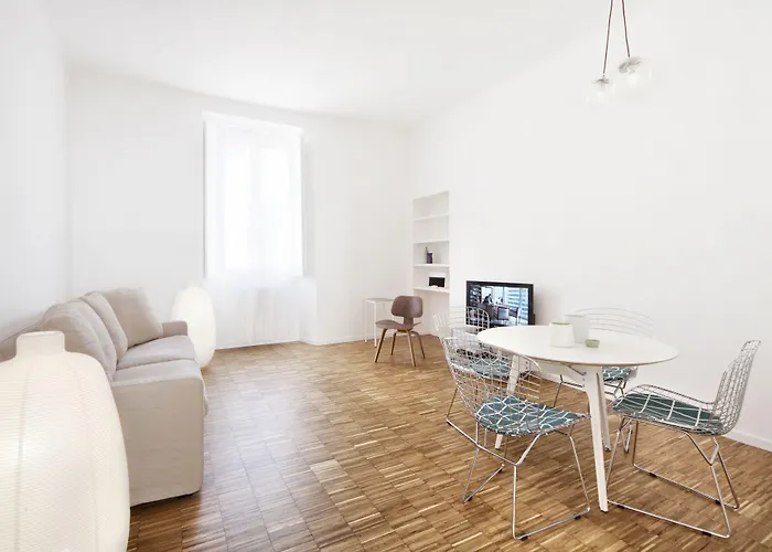 Apartament Brera In San Fermo Mediolan