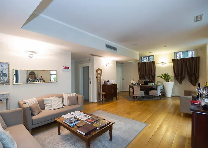 Townhouse 33 Boutique