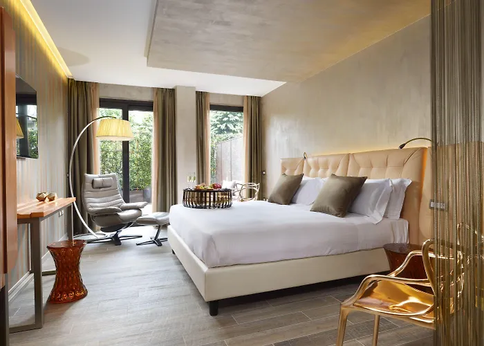 Milan Suite Hotel Отель Милан