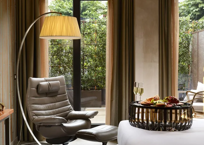 Milan Suite Hotel Милан
