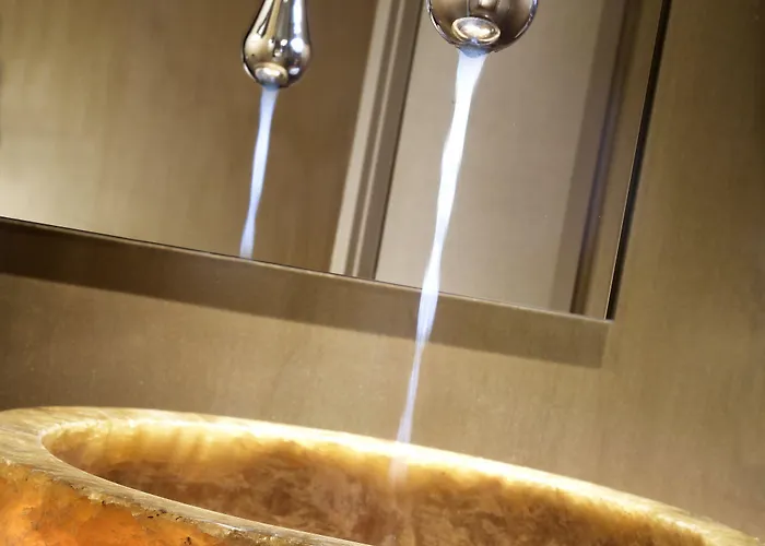 Milan Suite Hotel Отель Милан