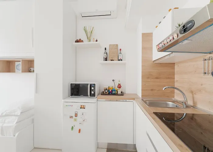 Guesthost - Bright Bocconi 아파트 밀라노