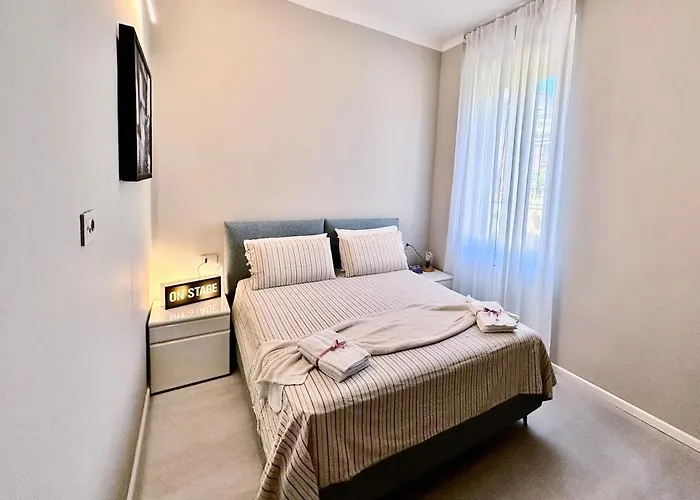 In Certosa, Milan, Near The Center Lejlighed *