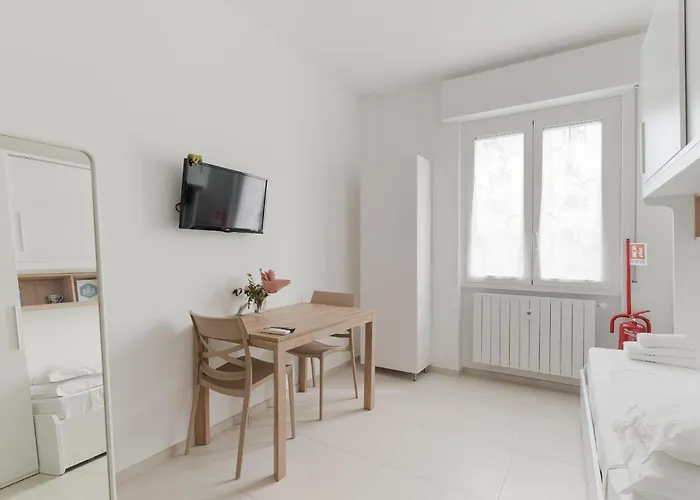 Guesthost - Bright Bocconi 밀라노