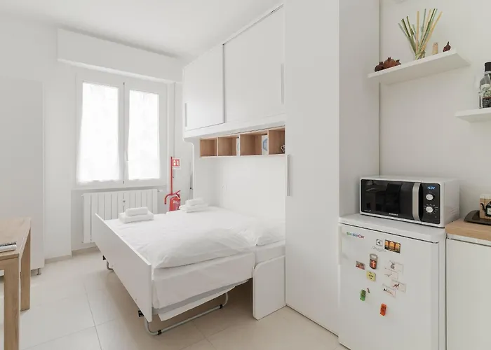 Guesthost - Bright Bocconi 밀라노