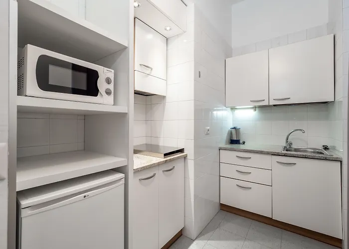 Navigli מלון דירות 4*