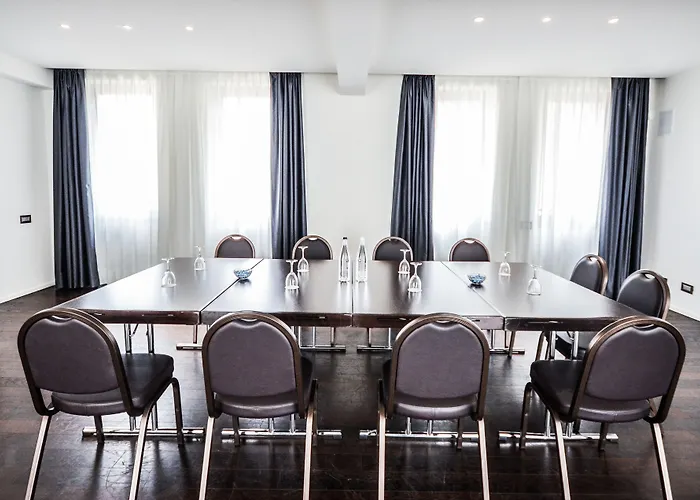 Aparthotel Allegroitalia San Pietro All'orto 6 4*