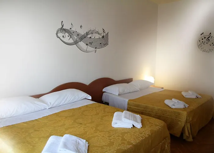 Bed & Breakfast Music 3*