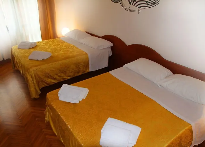 Panzió Music Milánó