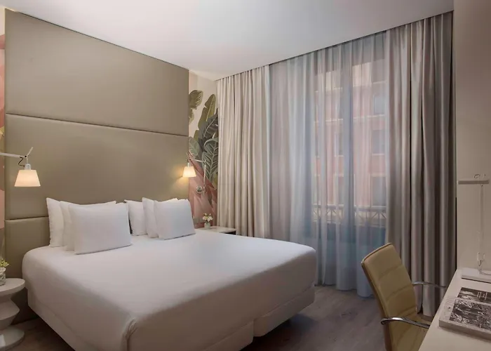 ホテル Nh Collection Touring 4*