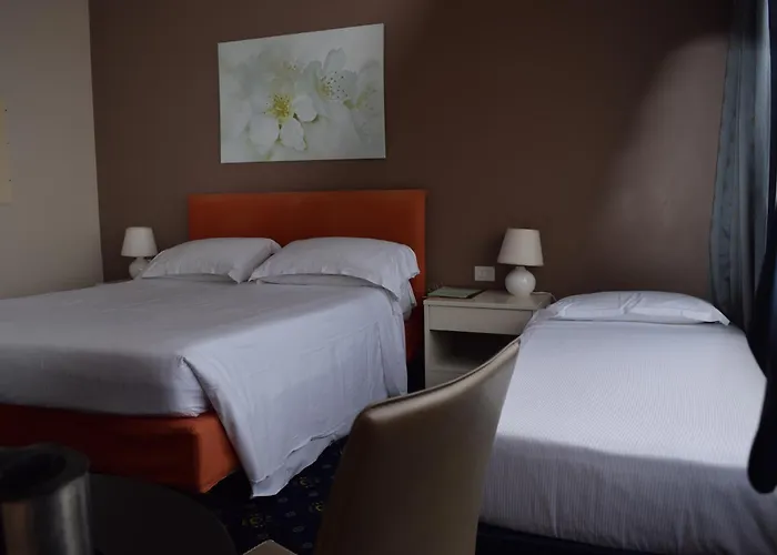 Blaise & Francis ميلان