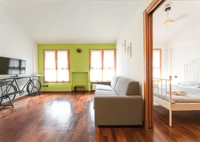 Corso San Gottardo - Darsena Flat * Милан